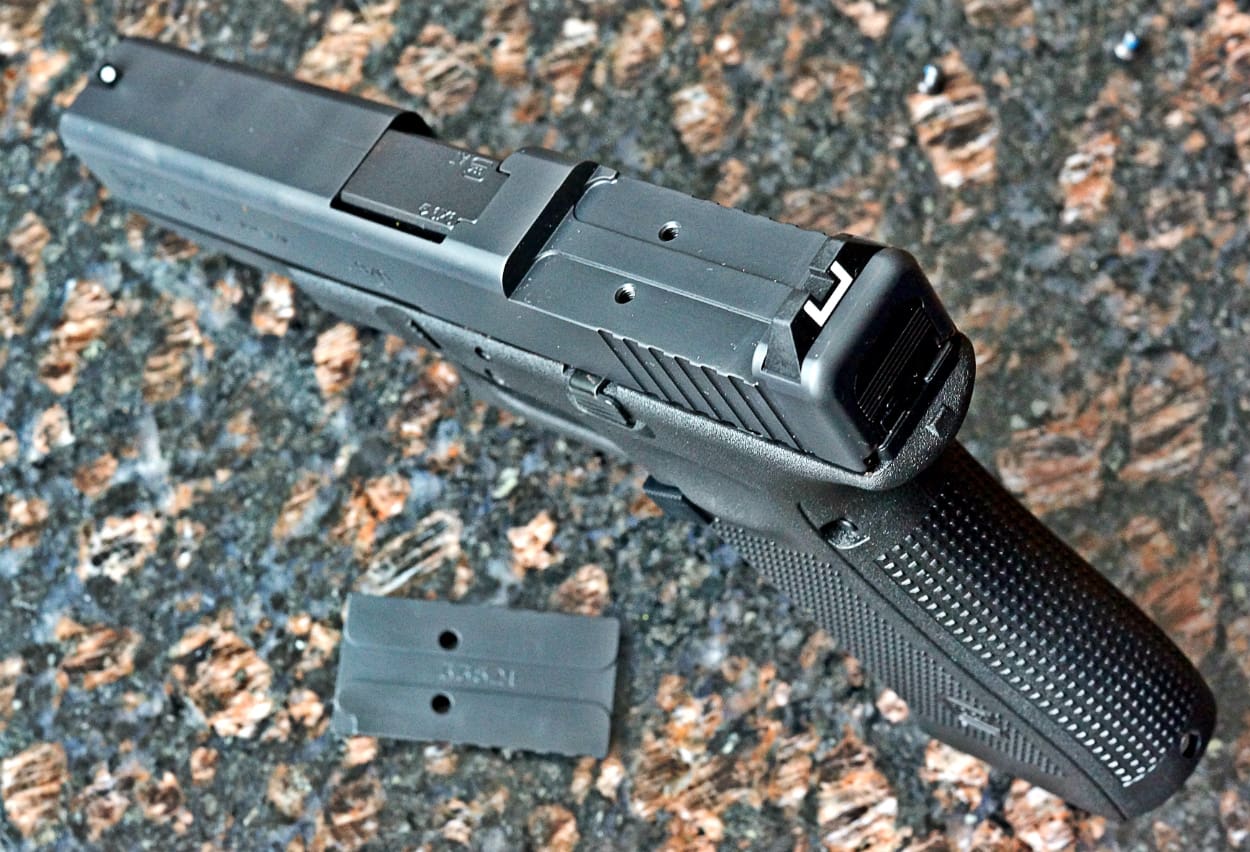 Gun Review GLOCK G19 GEN4 MOS G17 GEN4 MOS The Truth About Guns