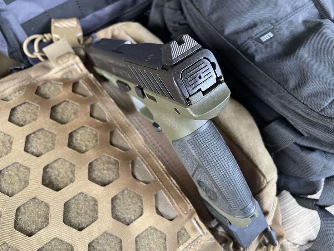 Gun Review: Beretta APX A1 Full Size Tactical 9mm Pistol - The Truth ...